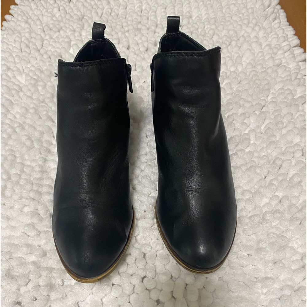 Lucky Brand black leather Basel ankle boots. Double zippers. Size 8M